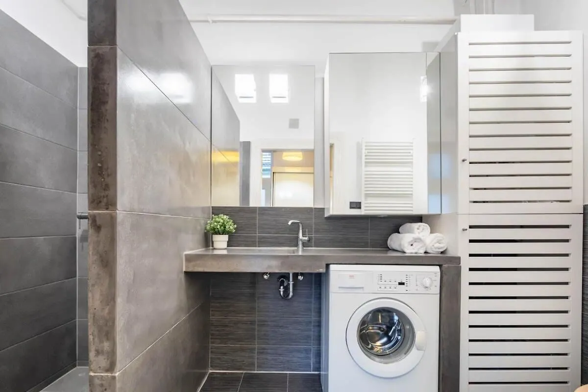 Super Large - Super Comfy With Balcony Apartment Budapest