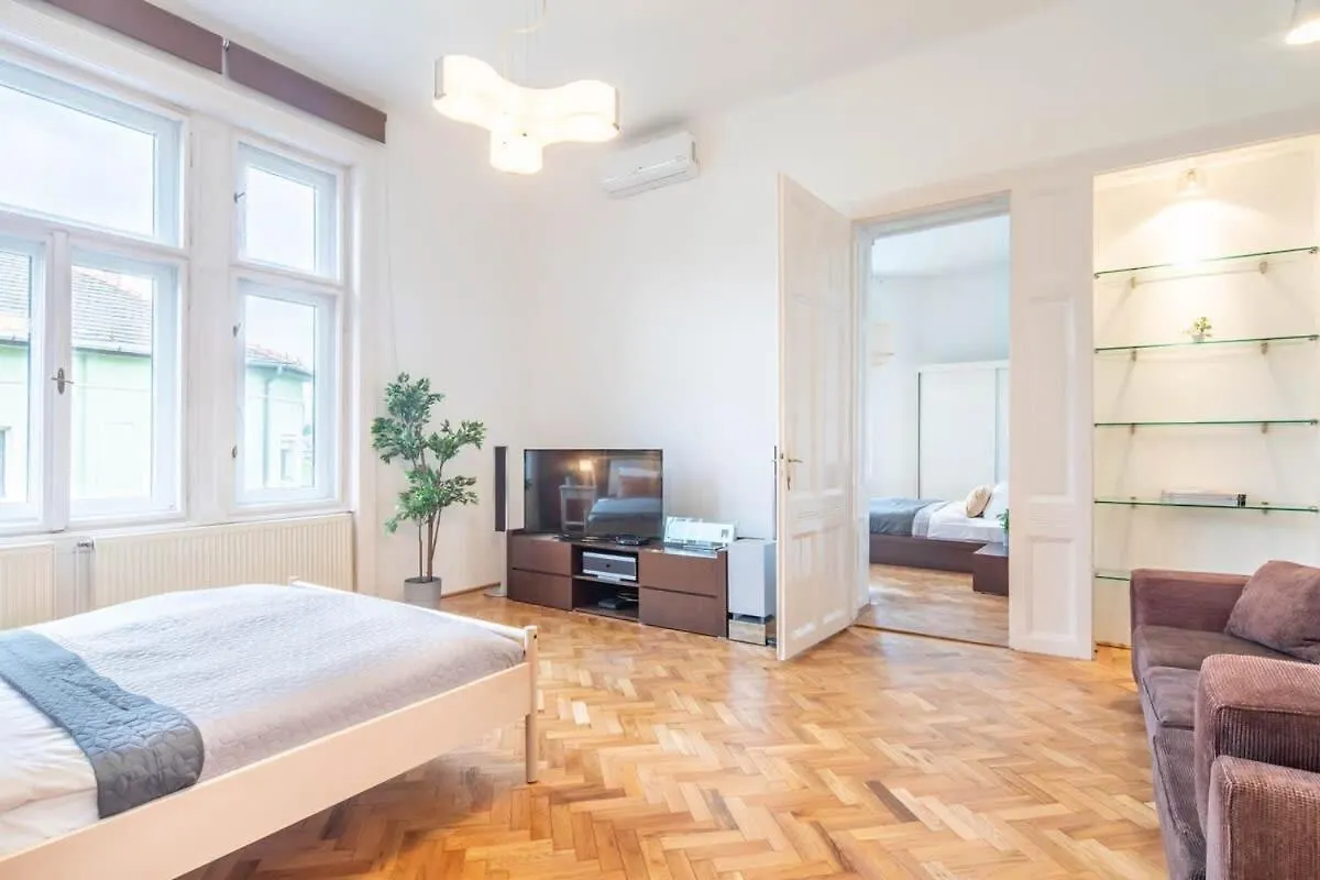 Super Large - Super Comfy With Balcony Apartment Budapest 0*,  Hungary