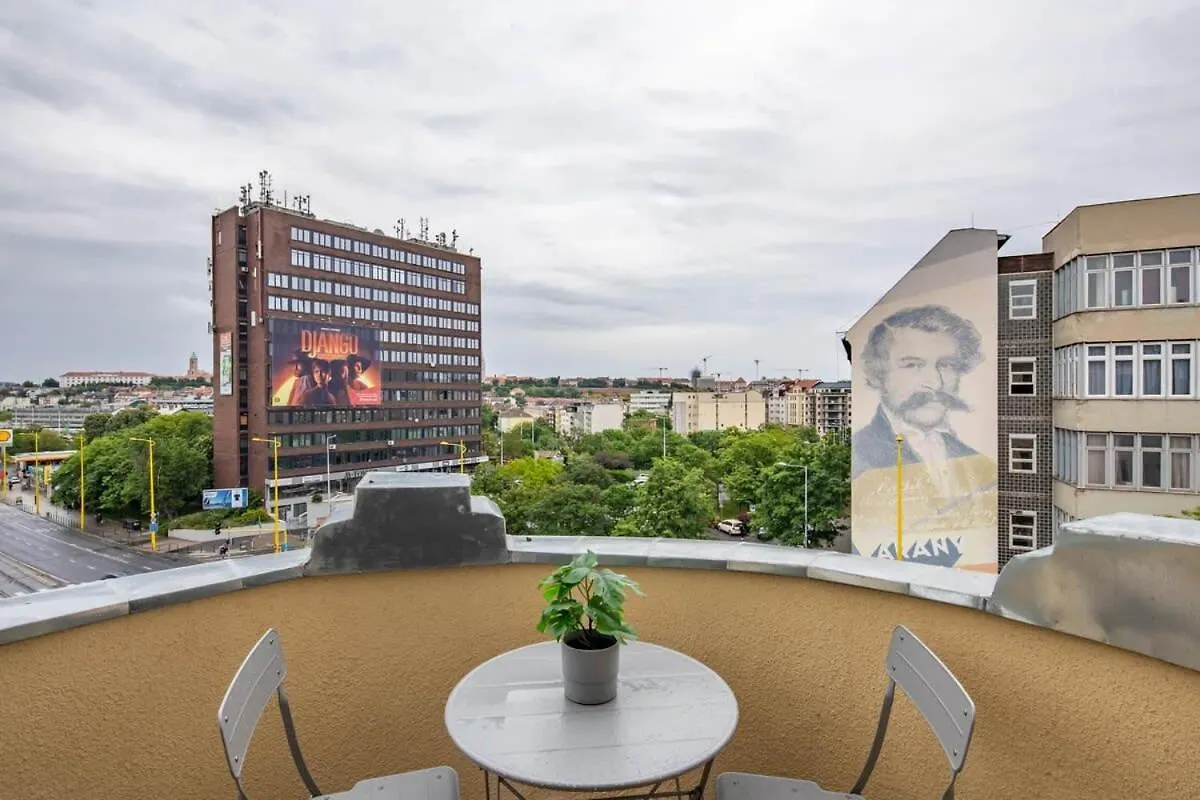 Super Large - Super Comfy With Balcony Apartment Budapest
